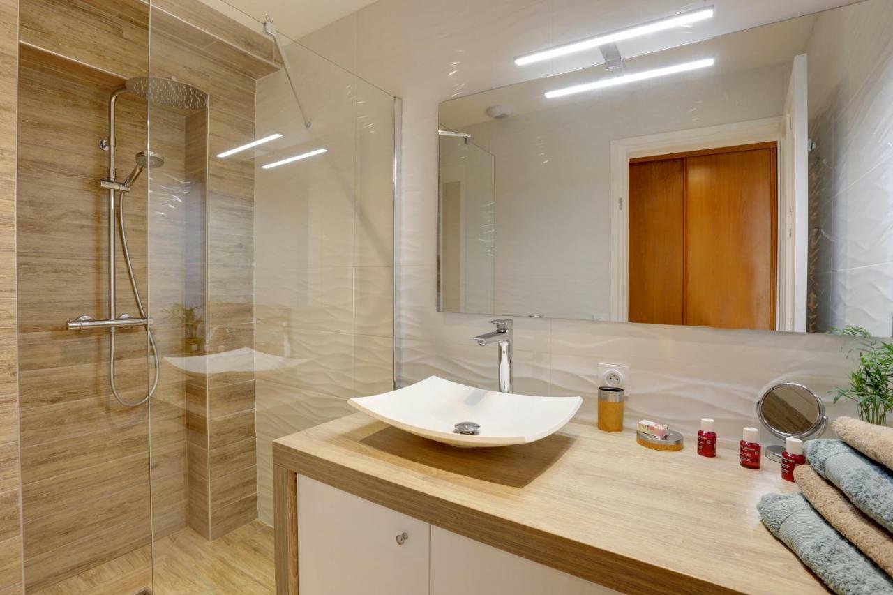 L'Amandine ,45 M2 Terrasse Et Garage Centre Ville Saint-Raphaël Zewnętrze zdjęcie